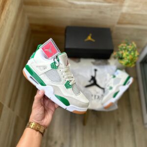 AIR JORDANS RETRO4 PINEGREEN
